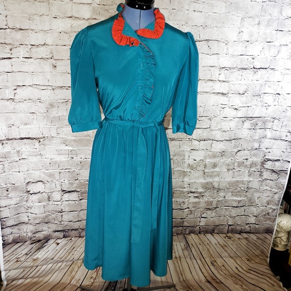 Caron Dresses & Skirts - Vintage 70s/80s Caron Petite blue button front Dress